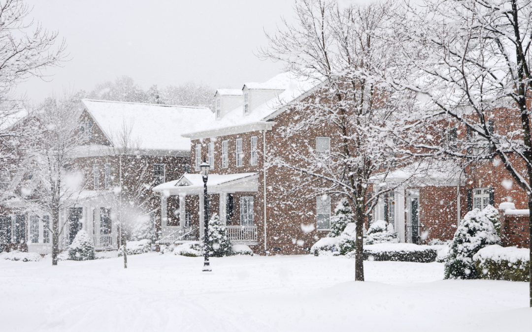 10 Essential Items to Have in the Event of a Snowstorm